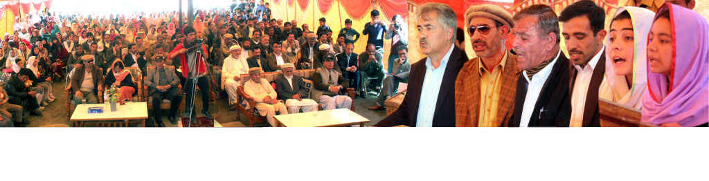  دائریکٹر اکیڈمکس گلگت ریجن مجید خان، ڈپٹی دائریکٹر ایجوکیشن ہنزہ نگر میر باز و دیگر گنش سکول میں تقریب سے خطاب کر ہے ہیں۔