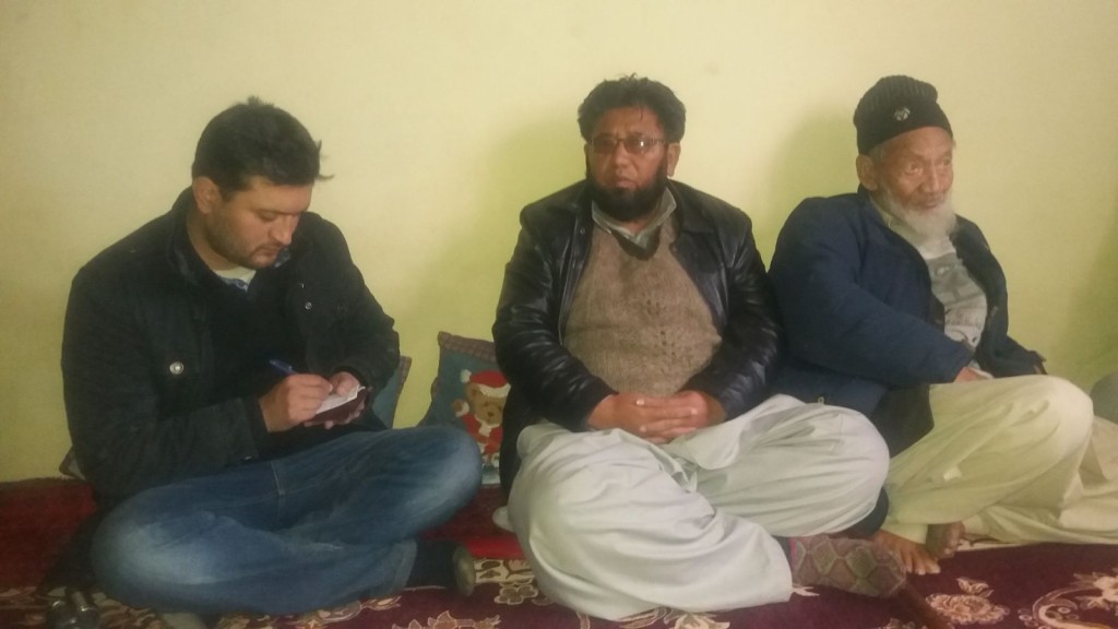 انٹوویو کے دوران لی گئی تصویر 