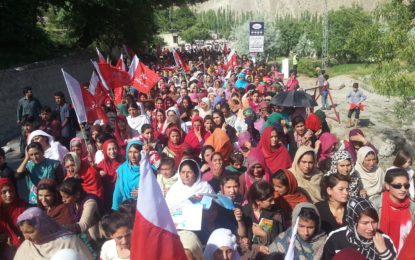 عوامی ورکز پارٹی کے رہنما بابا جان اور انکے ساتھیوں کی رہائی کے حق میں آبائی گاوں ناصر آباد ہنزہ میں احتجاجی ریلی نکالی گئی