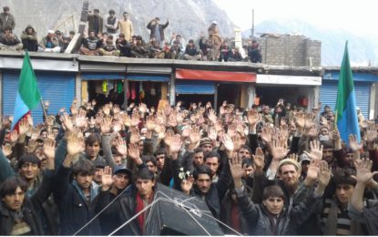 کوہستان : پالس کو خیبر پختونخواہ حکومت کی جانب سے ممکنہ طورپر کوہستان اپر میں شامل کرنے کے خلاف شتیال میں احتجاج