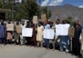 چلاس: عارضی ملازمین کا عدم مستقلی کے خلاف احتجاجی مظاہرہ
