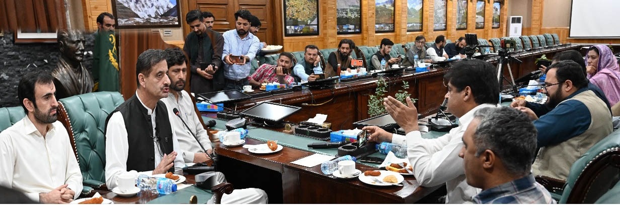 گزشتہ ہفتے گلگت بلتستان میں تاریخ کے بڑے بڑے جلسے ہوے مگر ایک گملہ تک نہیں ٹوٹا: ایمان شاہ